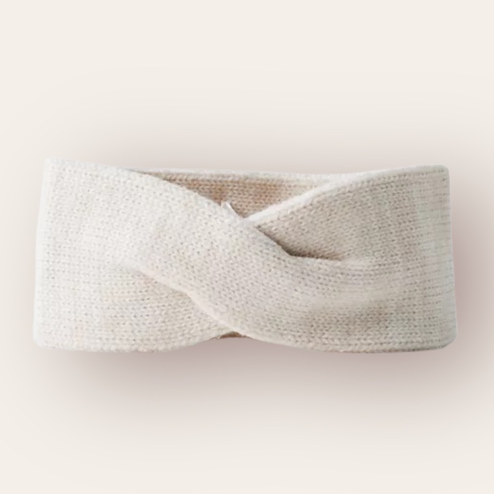 Aritzia - Twist Front Knit Headband in White - MAIN CHARACTER